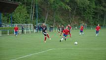 Fotbalová I. A třída: Komárov - Velká Dobrá 4:2 (2:1).