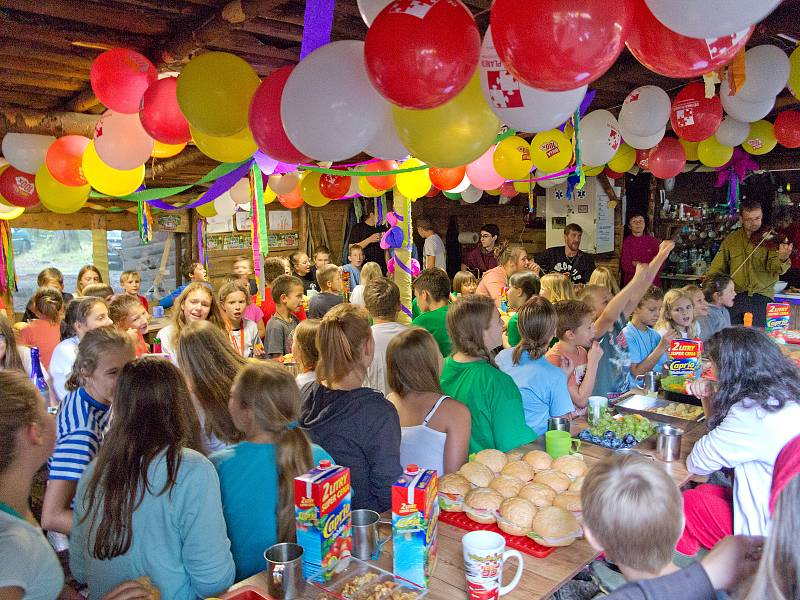 Táborový klub Zálesák Liteň tradičně pořádá letní stanové tábory.