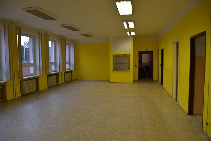 Vyklizené prostory před zahájením rekonstrukce mateřské školky ve Vrchlického ulici v Berouně.