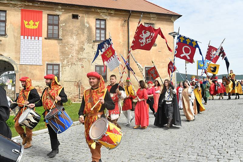 Královský průvod 'Poselstvo vévody Štěpána II. bavorského' spojený s historickým jarmarkem v Berouně.