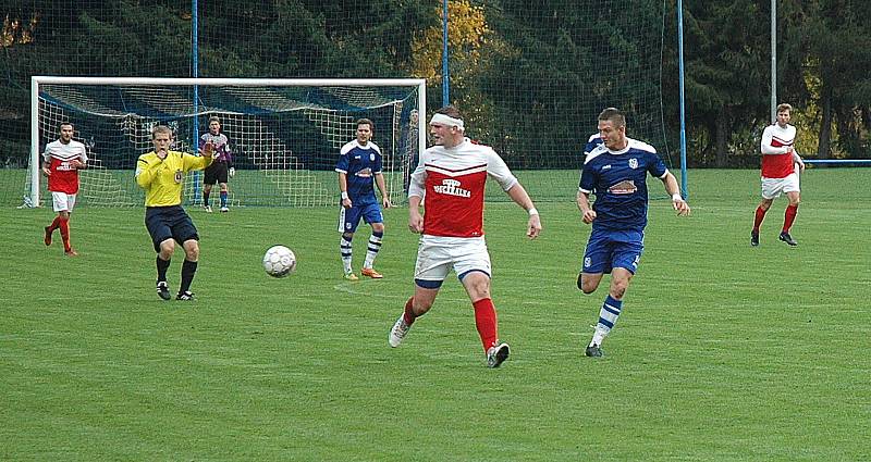 Komárov přehrál Cerhovice 5:1.