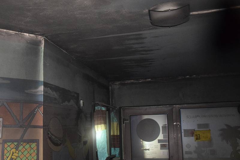 V Berouně hořel stánek s rychlým občerstvením U Humra. Policie nevyloučila, že se jedná o úmyslný čin.