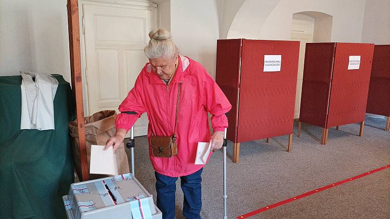 Druhé kolo senátních voleb v Hořovicích.