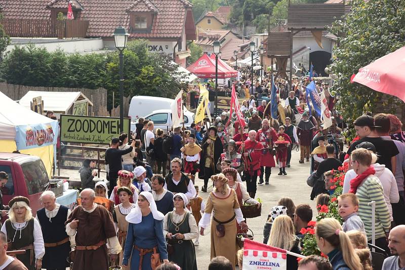 Z císařského průvodu v rámci Karlštejnského vinobraní.