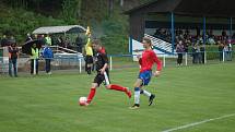 Fotbalová I. A třída: Komárov - Velká Dobrá 4:2 (2:1).