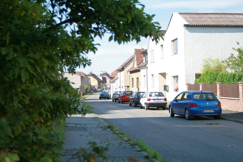 Vorlova ulice v Berouně je místem, kde byla deviantem překvapena žena, která se v noci vracela z restaurace nedaleko Městské hory v Berouně