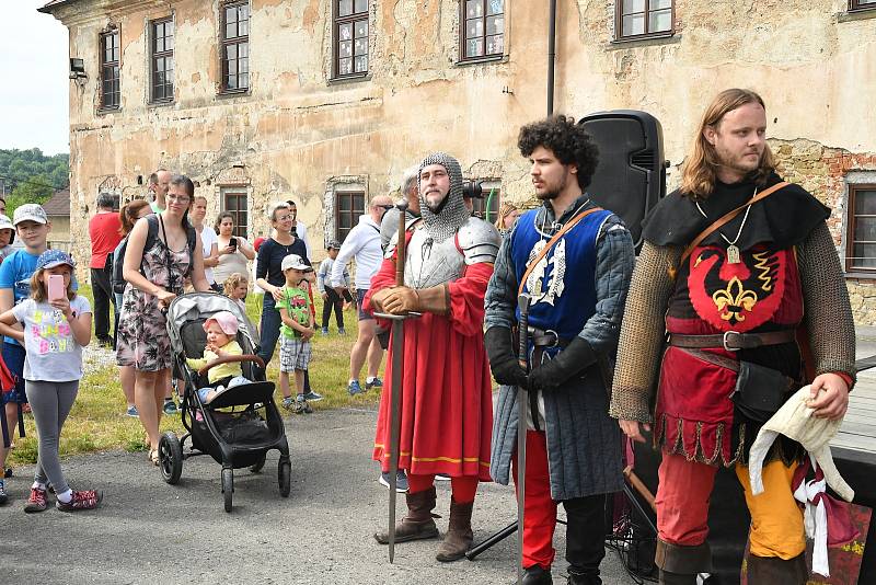 Královský průvod 'Poselstvo vévody Štěpána II. bavorského' spojený s historickým jarmarkem v Berouně.