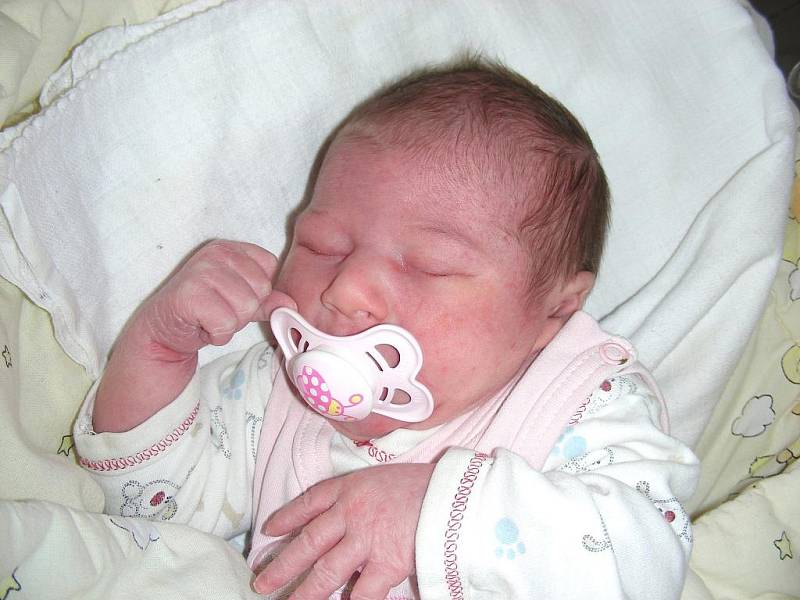 Tatínek Karel Krejčí z Hlohoviček si nenechal ujít narození prvorozené dcerky Klaudie, kterou přivedla na svět maminka Ludmila Makve v neděli 20. března. Po porodu vážila Klaudie 3,66 kg a měřila rovných 50 cm. 