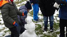 Sněhuláci žáků školní družiny ze Závodí.
