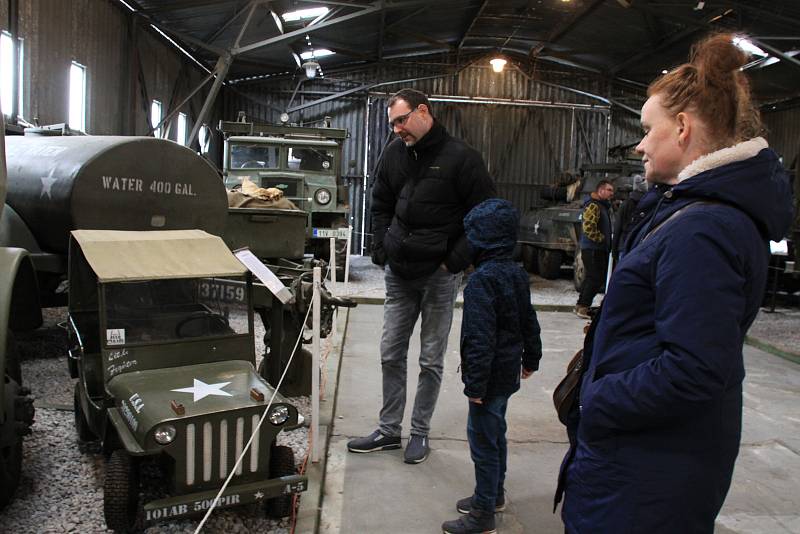 Army muzeum klub vojenské historie a techniky Zdice zahájilo sezonu.