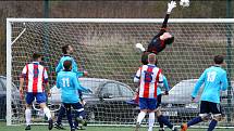 Fotbalová divize, skupina A: SK Senci Doubravka - Český lev Union Beroun 0:0, na penalty 3:4.