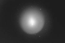 Kometa Holmes je v součastnosti pozorovatelná pouhým okem v souhvězdí Persea