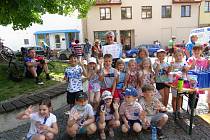 Děti prvního oddělení školní družiny ZŠ Beroun - Závodí se zúčastnily akce Na kole dětem.