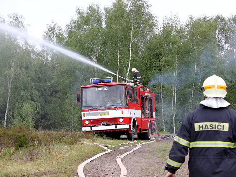 Z činnosti Sboru dobrovolných hasičů v Komárově: zásah v lese.