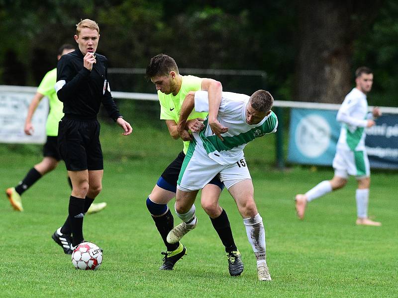 Fotbalová I.B třída, skupina E: Loděnice - Králův Dvůr 2:1.