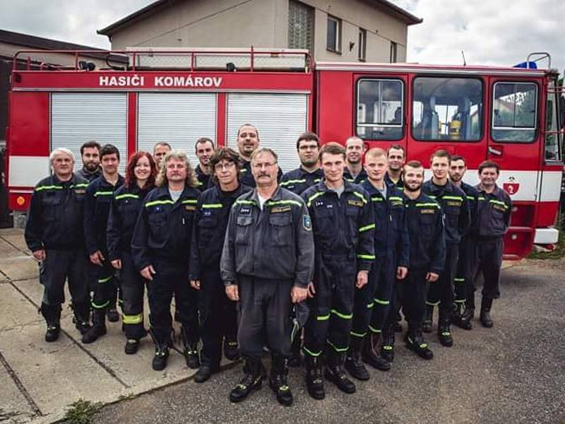 Dobrovolní hasiči z Komárova.