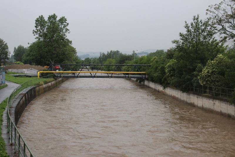 Litavka v Králově Dvoře a Berouně se již uklidňuje.