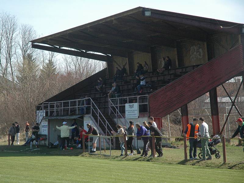 Fotbalová I. B třída: Rudná - Chlumec 0:4.