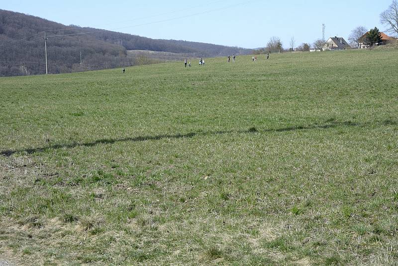 Lokalita v obci Srbsko známá jako Hrašov, kde se pozemky nacházejí.