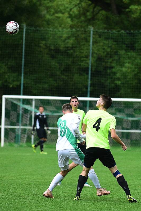 Fotbalová I.B třída, skupina E: Loděnice - Králův Dvůr 2:1.