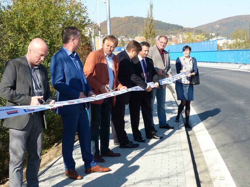 Most na Zavadilku je od tohoto týdne opět průjezdný. Slavnostně zprovozněn za účasti vedení berounské radnice byl po necelých pěti měsících.