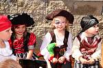 Z pirátského dětského dne na zahradě Mateřské školy na Preislerově náměstí v Králově Dvoře.