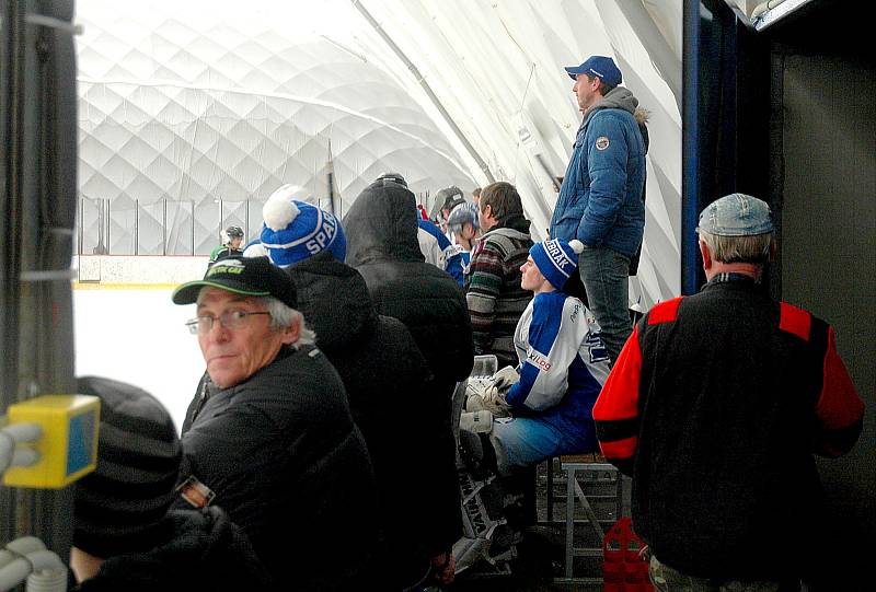 Hokejisté Spartaku Žebrák porazili Velc Žilina 6:4.