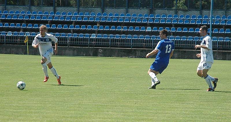 Stadion Františka Kloze v Kladně byl svědkem přípravného duelu divizních týmů.