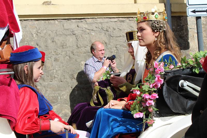 Tradiční, již 22. Karlštejské vinobraní, konané o víkendu 29. a 30. září, opět přilákalo tisíce lidí z České republiky i ze zahraničí. Připraven byl stejně jako každoročně bohatý program pro oba dny.