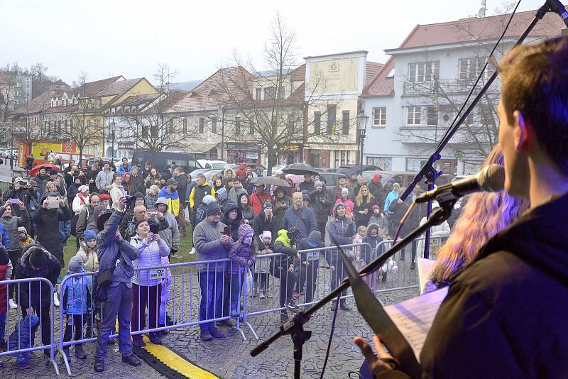 Z benefičního koncertu pro Ukrajinu na Husově náměstí v Berouně.