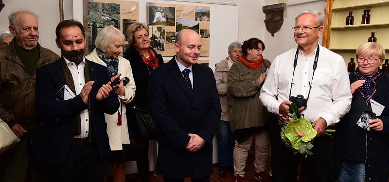 Z vernisáže výstavy fotografií Vladimíra Kasla v Muzeu Českého krasu v Berouně.