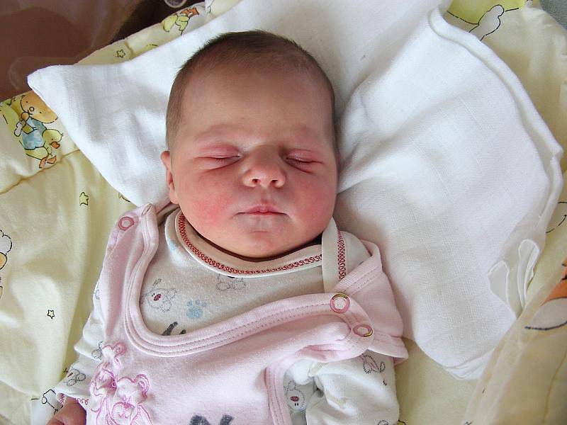 Ve středu 23. června se stali poprvé rodiči Alžběta Čapková a Jaroslav Vrátný z Nižboru. V tento den se jim narodila prvorozená dcerka, které vybrali jméno Sabinka. Po porodu vážila Sabinka 3,60 kg a měřila 52 cm. 
