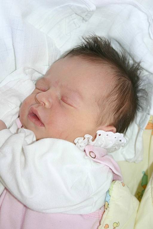 Prvorozená dcera Verunka se narodila 22. 10. šťastným manželům Daniele a Danielovi Velebovým z Berouna. Po příchodu na svět vážila Verunka 3,65 kg a měřila rovných 50 cm.