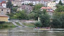 V berounském autokempu bylo o víkendu rušno. Konal se zde už 13. ročník závodů dračích lodí Berounský drak. Jeho součástí byl i Lunapark pro děti.