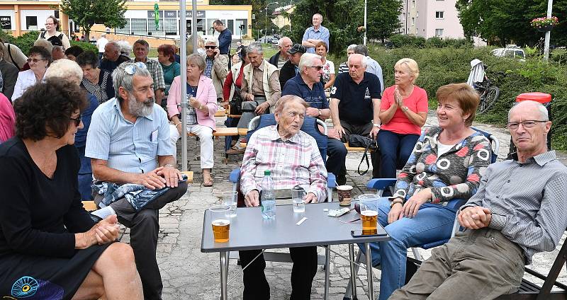 Z přehlídky dechových kapel v Berouně s názvem Dechovka u Hvězdy.