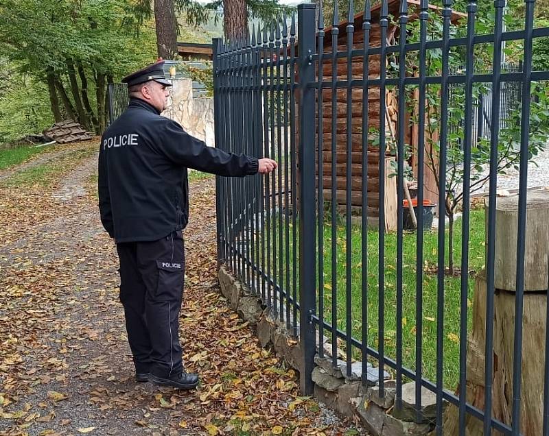 Na Jílovsku už se policisté v rámci preventivní činnosti zaměřili i na obhlídku toho, jak jsou rekreační objekty zajištěny.