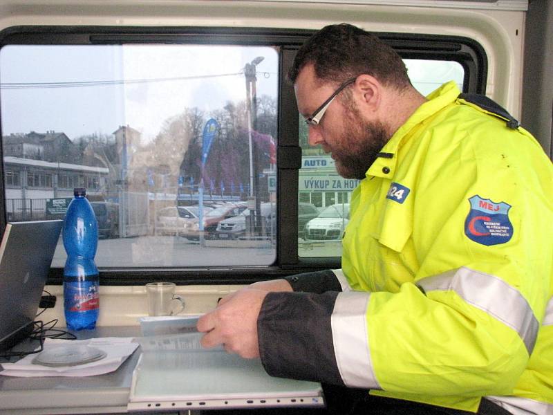 Policisté se zaměřili na nákladní vozy a autobusy