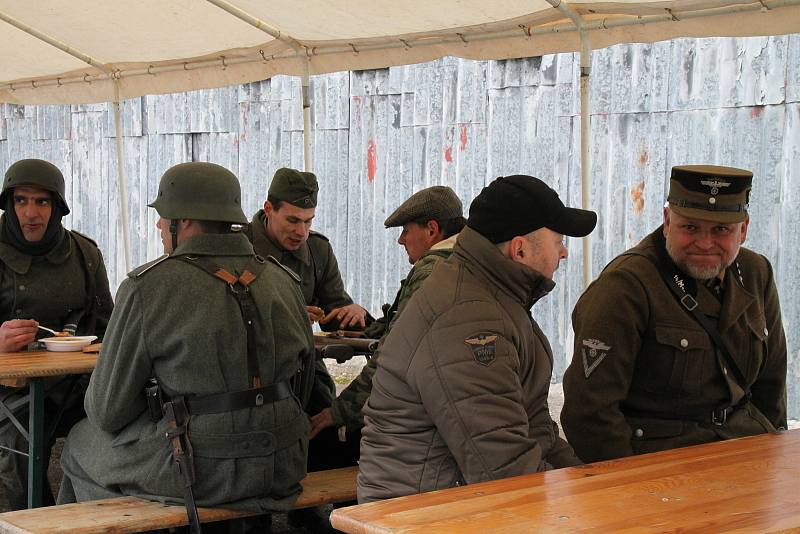Army muzeum klub vojenské historie a techniky Zdice zahájilo sezonu.