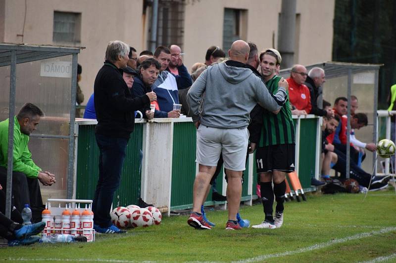 Fotbalová divize, skupina A: FC Rokycany - Český lev Union Beroun 4:1 (3:0).