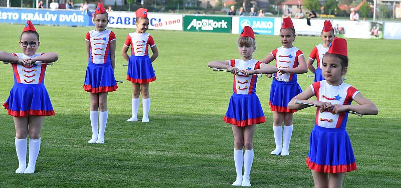 Mažoretky Berounské Hvězdičky zpestřily přestávku fotbalového utkání Fortuna ČFLA.