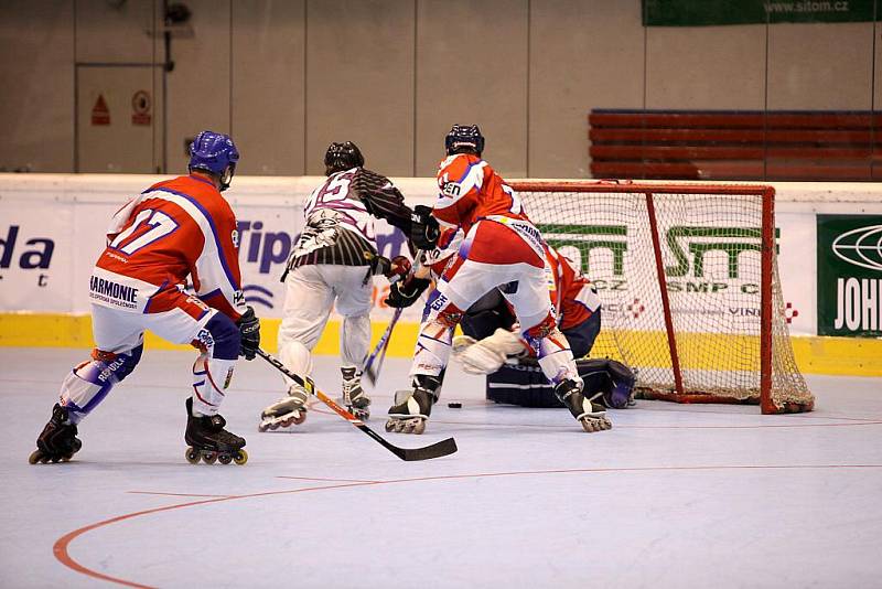 Berounští Medvědi ve finále extraligy in-lline hokeje obhájili titul 