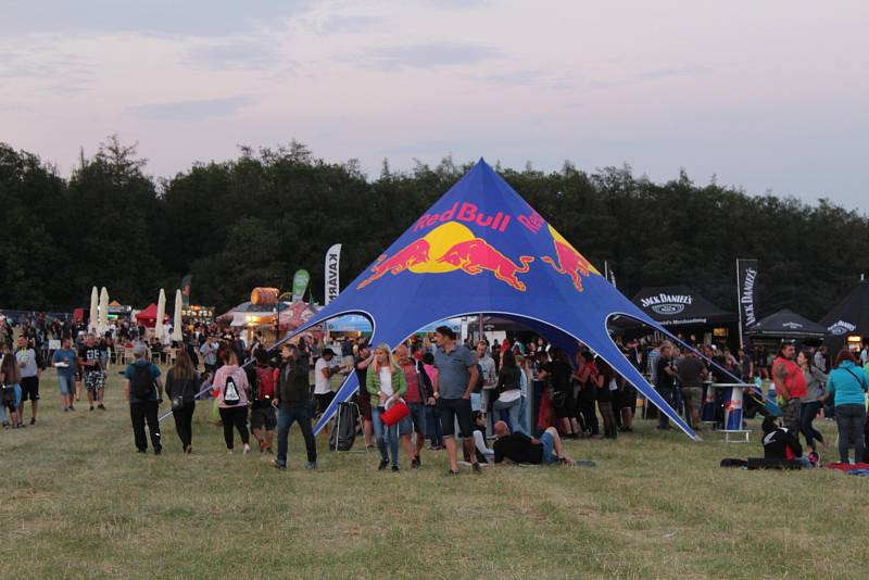 V pátek odstartoval oblíbený festival pod hradem Točníkem.