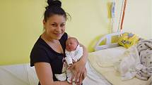 Nela Kolářová se narodila 19. června 2021 ve 4.20 v benešovské porodnici. Po narození vážila 3360 g. S maminkou Janou Linhartovou, tatínkem Martinem Kolářem a sestřičkou Nikolkou (3) bude bydlet v Bystřici.