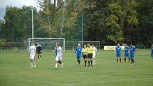 Fotbalisté Hořovicka (v modrém) slavili výhru nad Mariánkami.