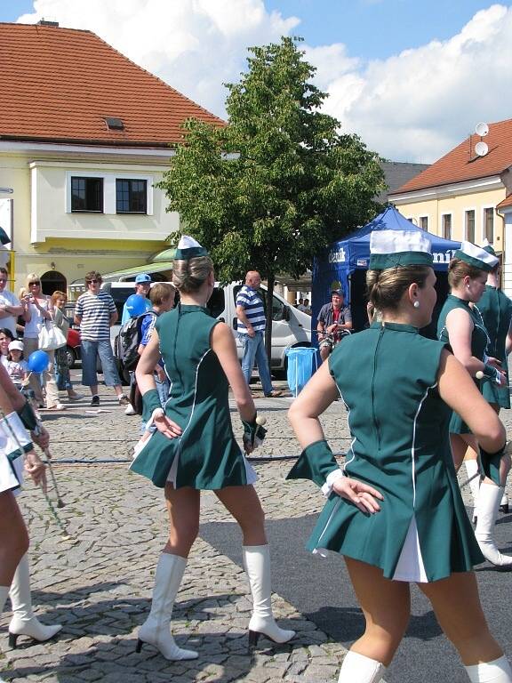 Prima den s Deníkem si na Husově náměstí nenechaly ujít stovky lidí