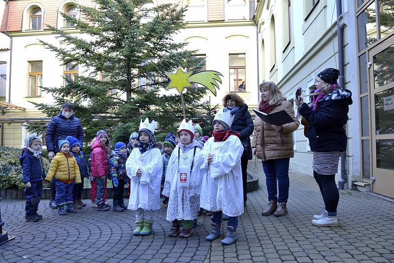 Do ulic Berouna vyrazili malí koledníci