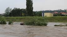 Litavka v Králově Dvoře a Berouně se již uklidňuje.