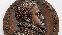 Antonio Abondio (1538 – 1591): Medaile Rudolfa II. k nástupu na císařský trůn, datována letopočtem 1576 (soukromá sbírka v ČR). Foto: Stanislav Vaněk