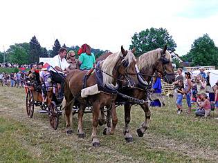 Královský průvod zavítal na Karlštejn 