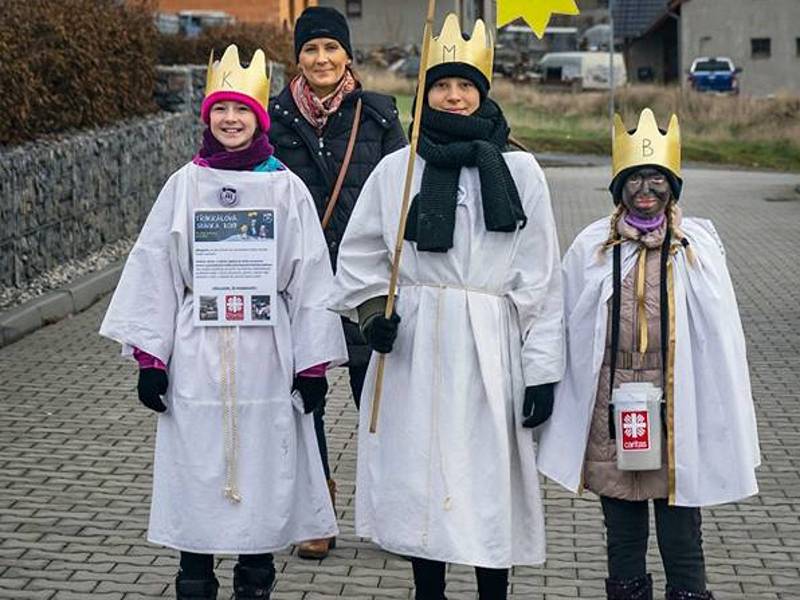 Tříkrálová sbírka na Berounsku a Hořovicku. Králové letos koledovali i v Králově Dvoře.